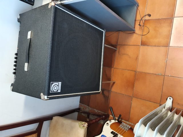 Ampeg ba 115