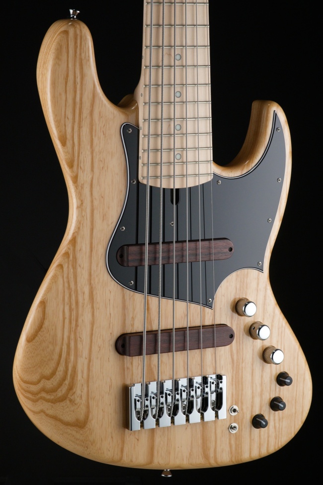 Xotic Presenta El XJ 1T 6 Cuerdas Bajos Y Bajistas